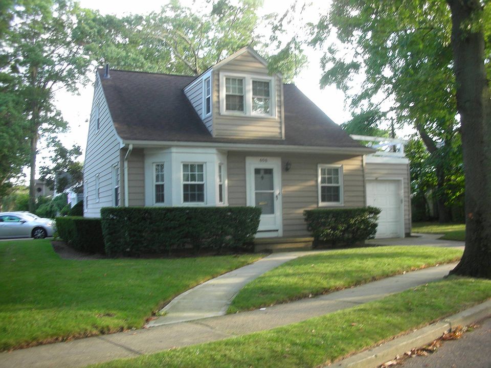 1st image of 606 Dubois Ave