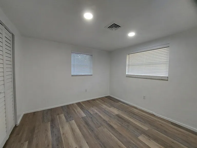 1071 Highland St — Photo 20