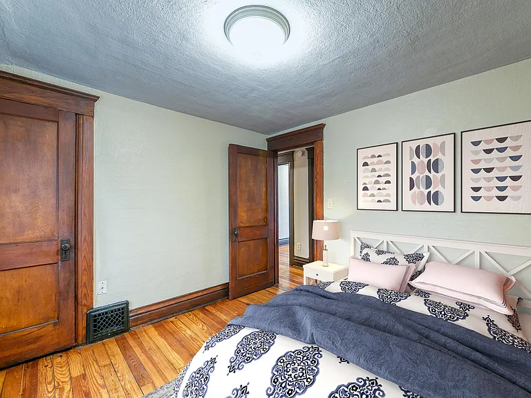 1028 N Cedar St — Photo 10