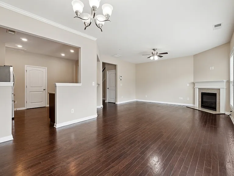 1190 Hampton Oaks Dr — Photo 10