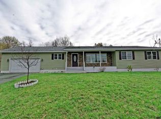 3 Vista Rd, Troy, NY 12180