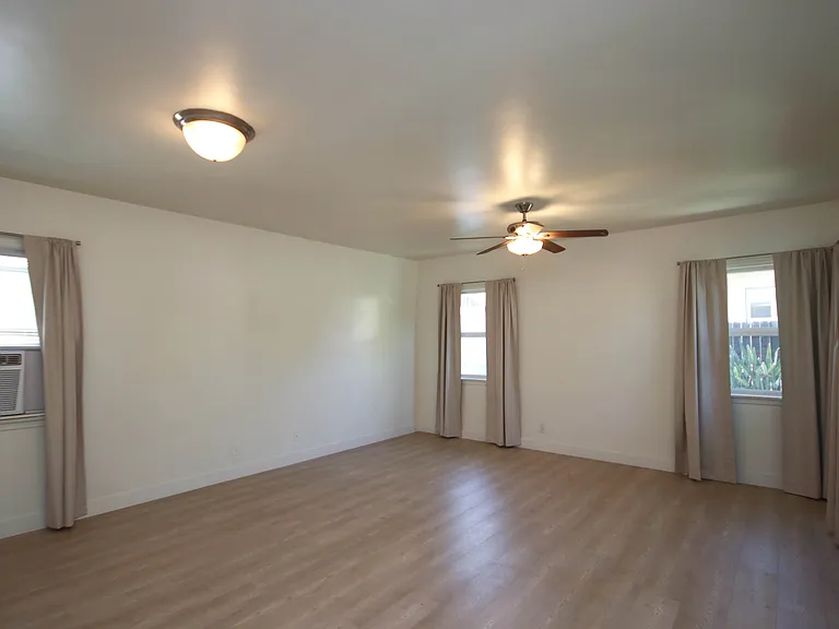 1245 Del Rey Ave — Photo 5