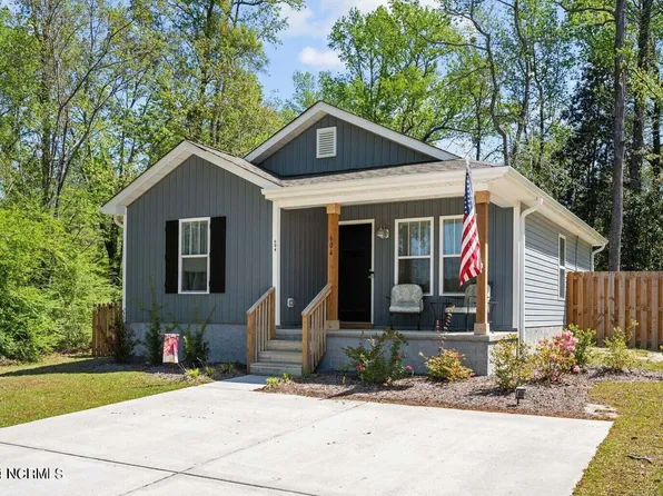 604 S Smith Street, Burgaw, NC 28425