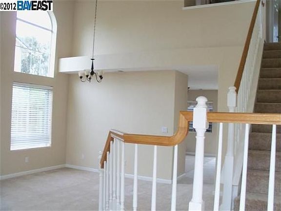 3rd image of 25940 Meadowmist Dr