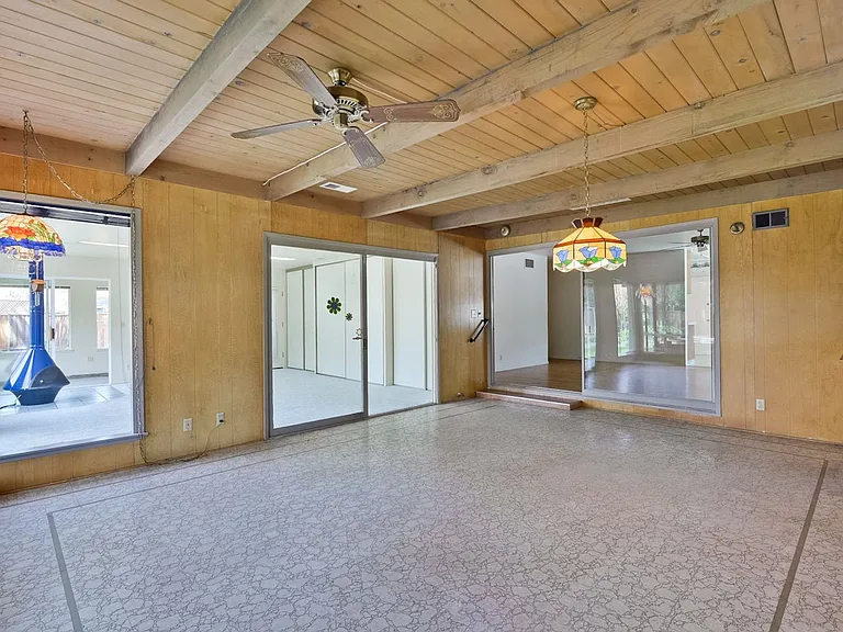160 Kit Carson Ct — Photo 17