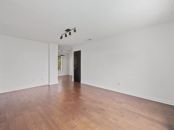 5th image of 3902 Peterson Ave APT 203