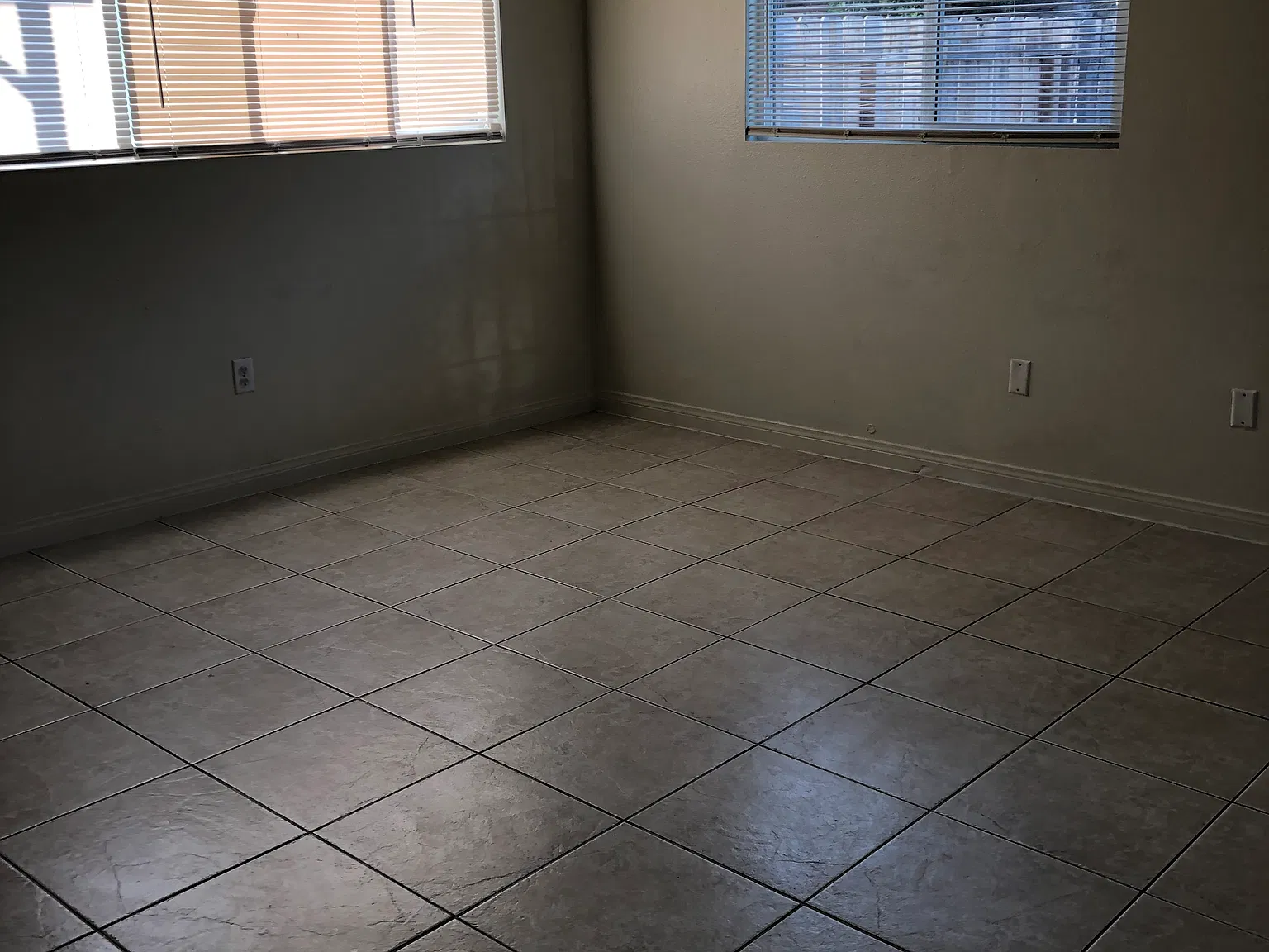 2 bed, 850 sqft, $3,100 — Photo 1