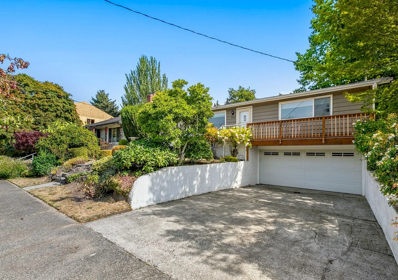 4Bd/2.5Ba Seattle Home — Photo 2