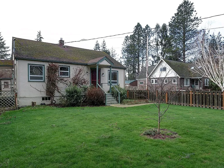 2803 Birchwood Ave — Photo 4
