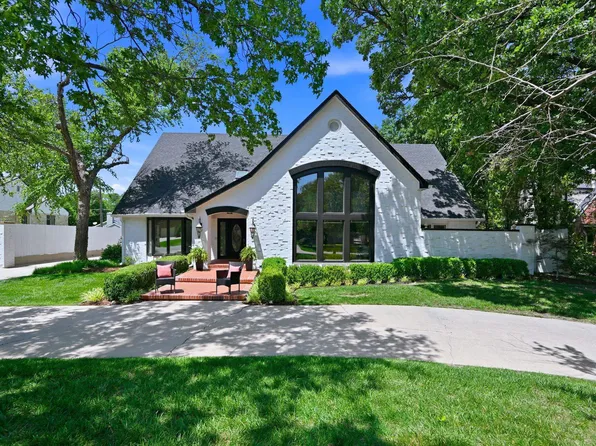 24 E Douglas Ave, Wichita, KS 67206