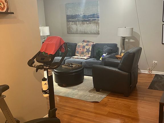 5th image of 510 W Fullerton Pkwy APT 208