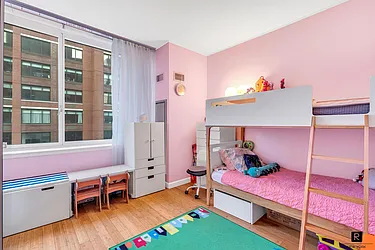 Rented by R New York