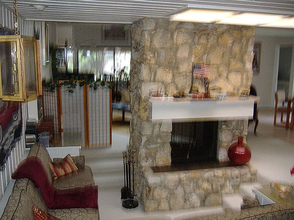 2nd image of 209 Weeping Elm Ln