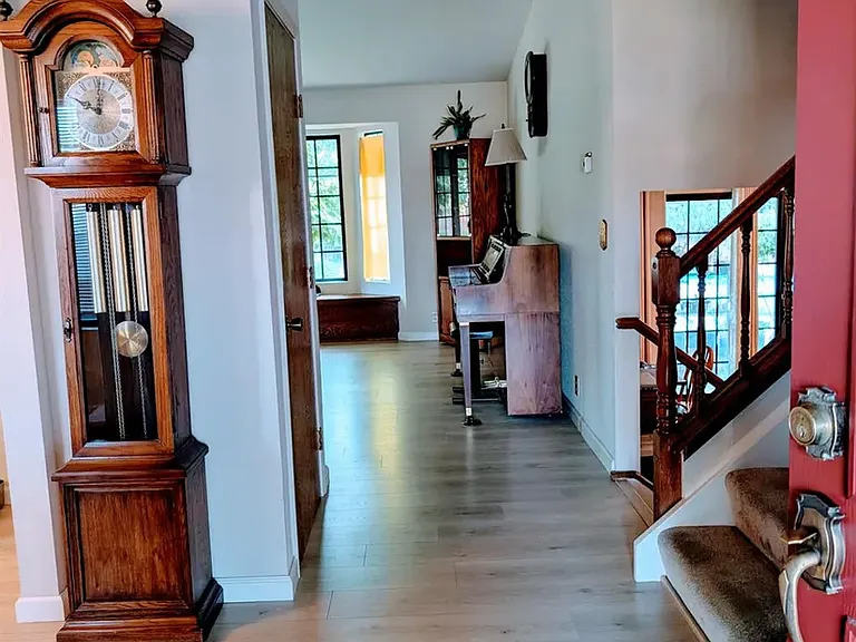 1588 Liverpool Ct — Photo 3