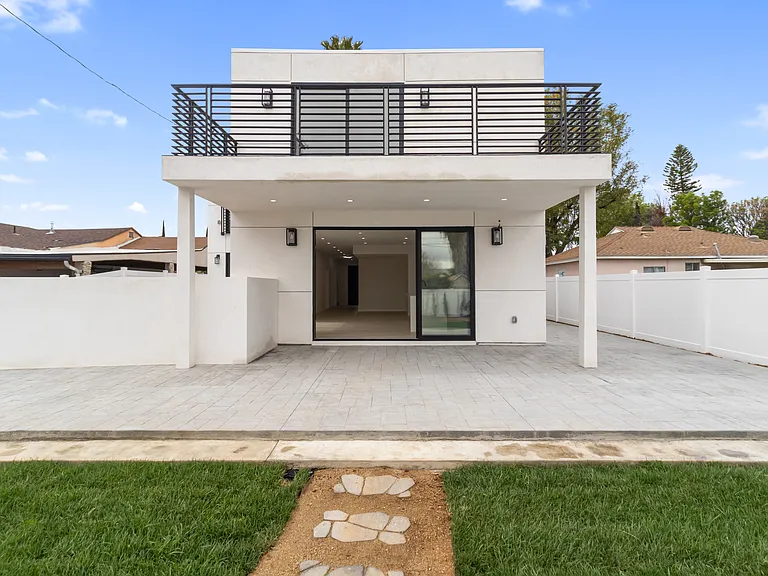 6830 Lubao Ave — Photo 4