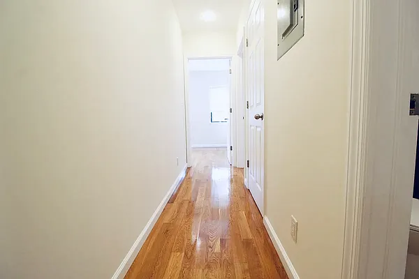 Rented by New York Realty Minimax Inc | media 5