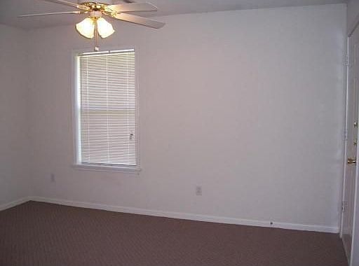 4th image of 1609 Rock Holw