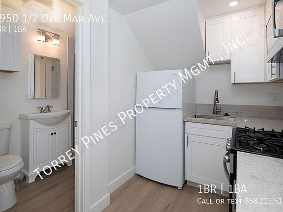 3rd image of 4950 1/2 Del Mar Ave