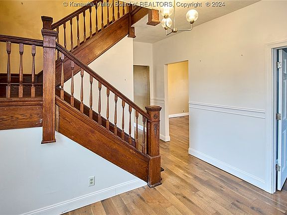 4th image of 220 Koontz Ave