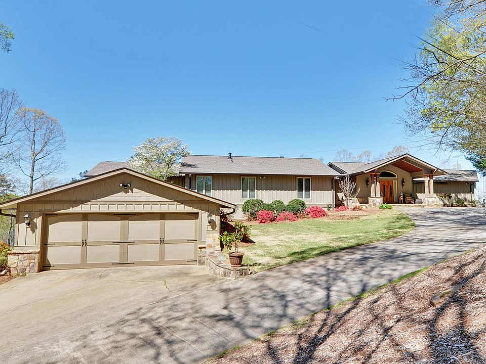 1st image of 844 Holly Dr