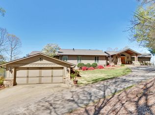 844 Holly Dr, Gainesville, GA 30501