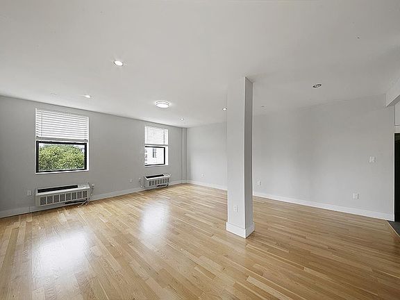3rd image of 9002 Queens Blvd APT 527