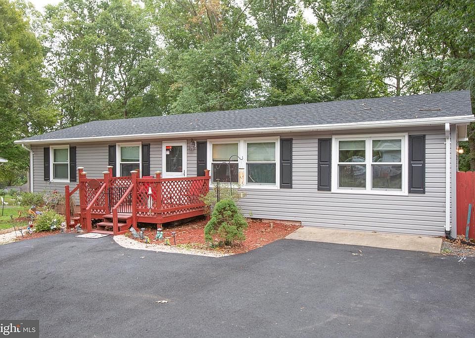1st image of 10912 Deer Dr