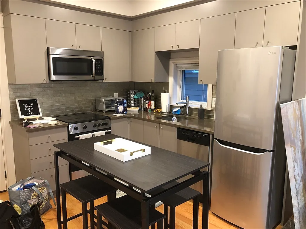 Building Photo - 93 Kirkland St #2
