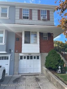 944 Clove Rd, Staten Island, NY, 10301