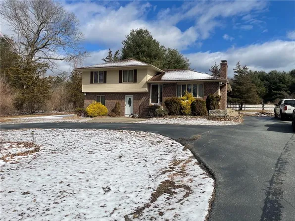 555 Cooper Rd, Glocester, RI 02814
