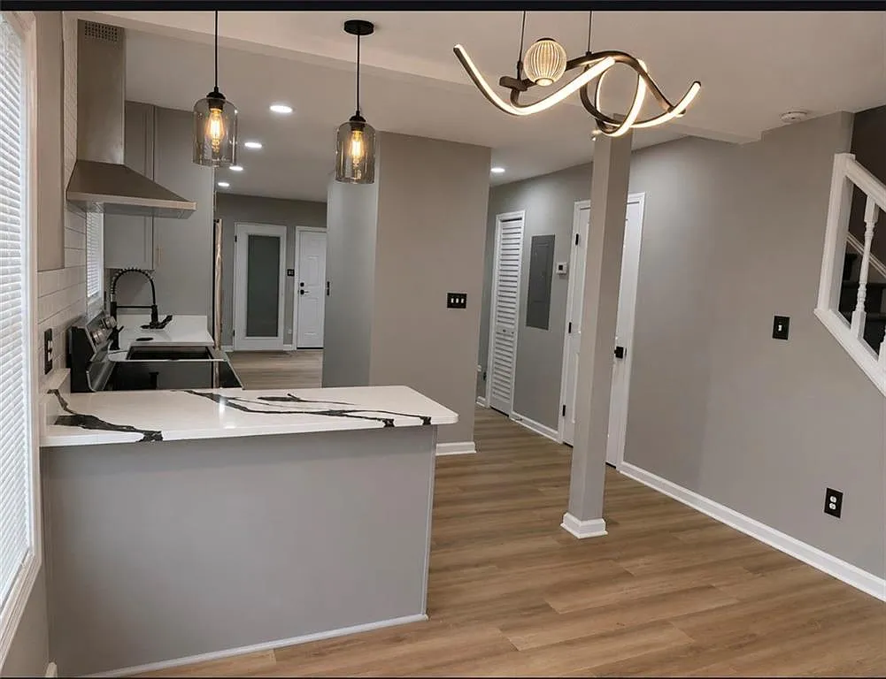 3 bed, 2.0 bath, 1184 sqft, $1,875 — Photo 4