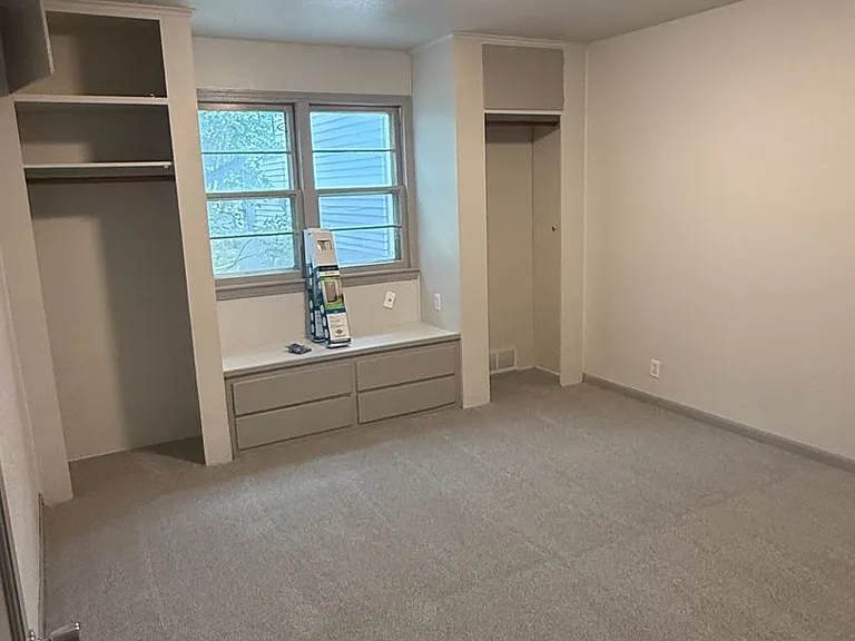 410 Quincy St — Photo 14
