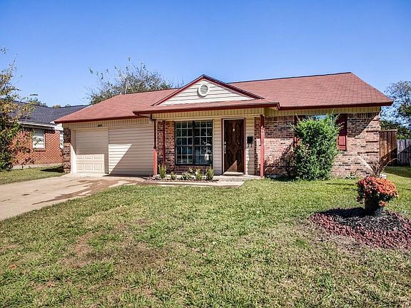 3rd image of 2808 Bamboo St