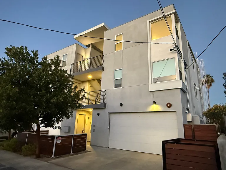 5720 Klump Ave #3 — Photo 1