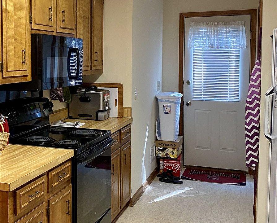 2nd image of 181 Thames Valley Ct