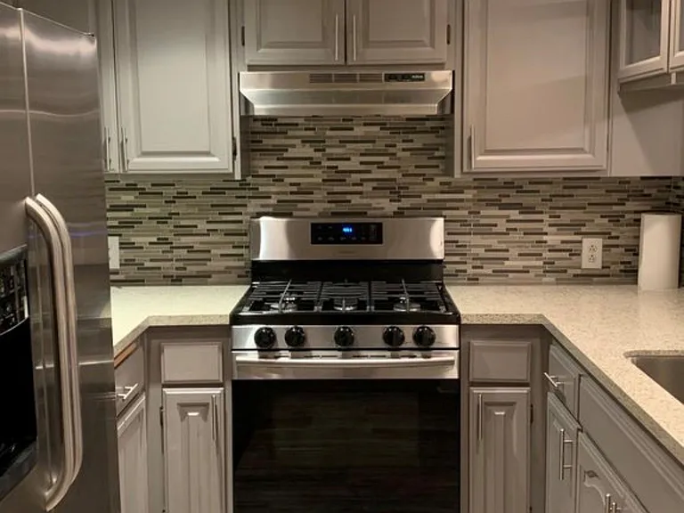 1818 Colby Ave #104 — Photo 5