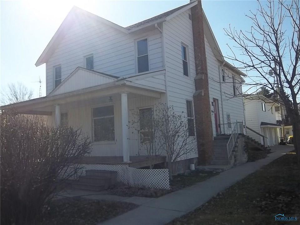 1st image of 125 Main St