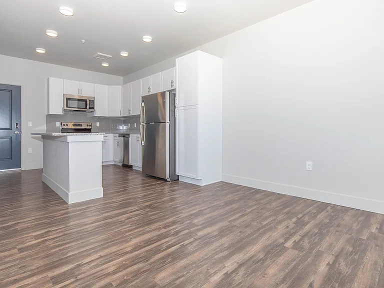 532 CO — Photo 11