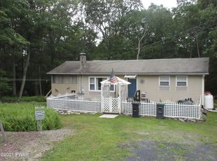 134 Hickory Rd, Dingmans Ferry, PA 18328