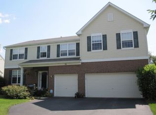 96 Summit Dr, Gilberts, IL 60136