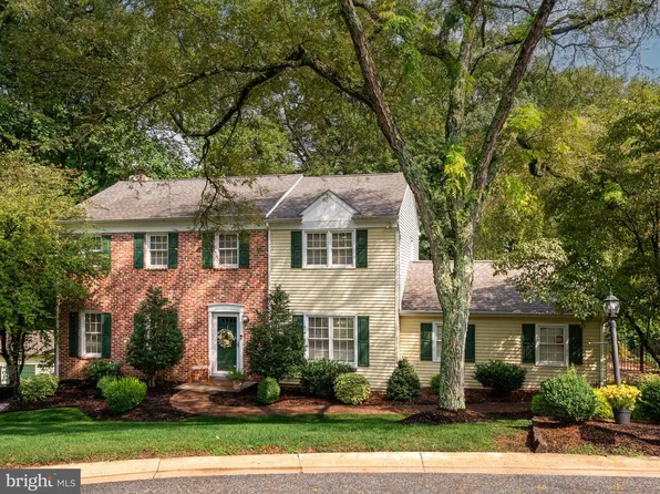 28 Patriot Ln, Thornton, PA 19373