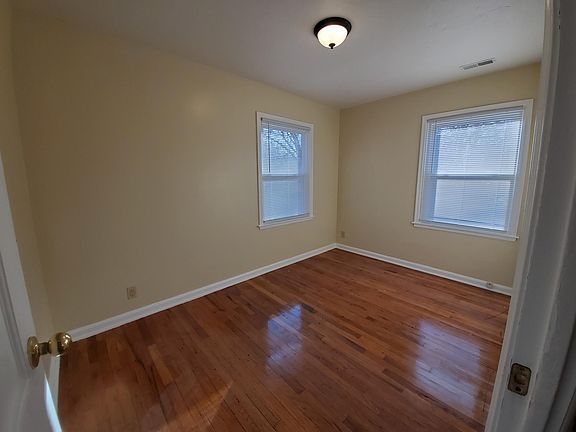 3rd image of 307 S 47th St #307