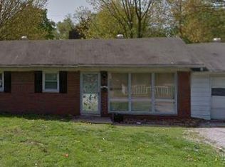 9 W Adams Dr, Cahokia, IL 62206