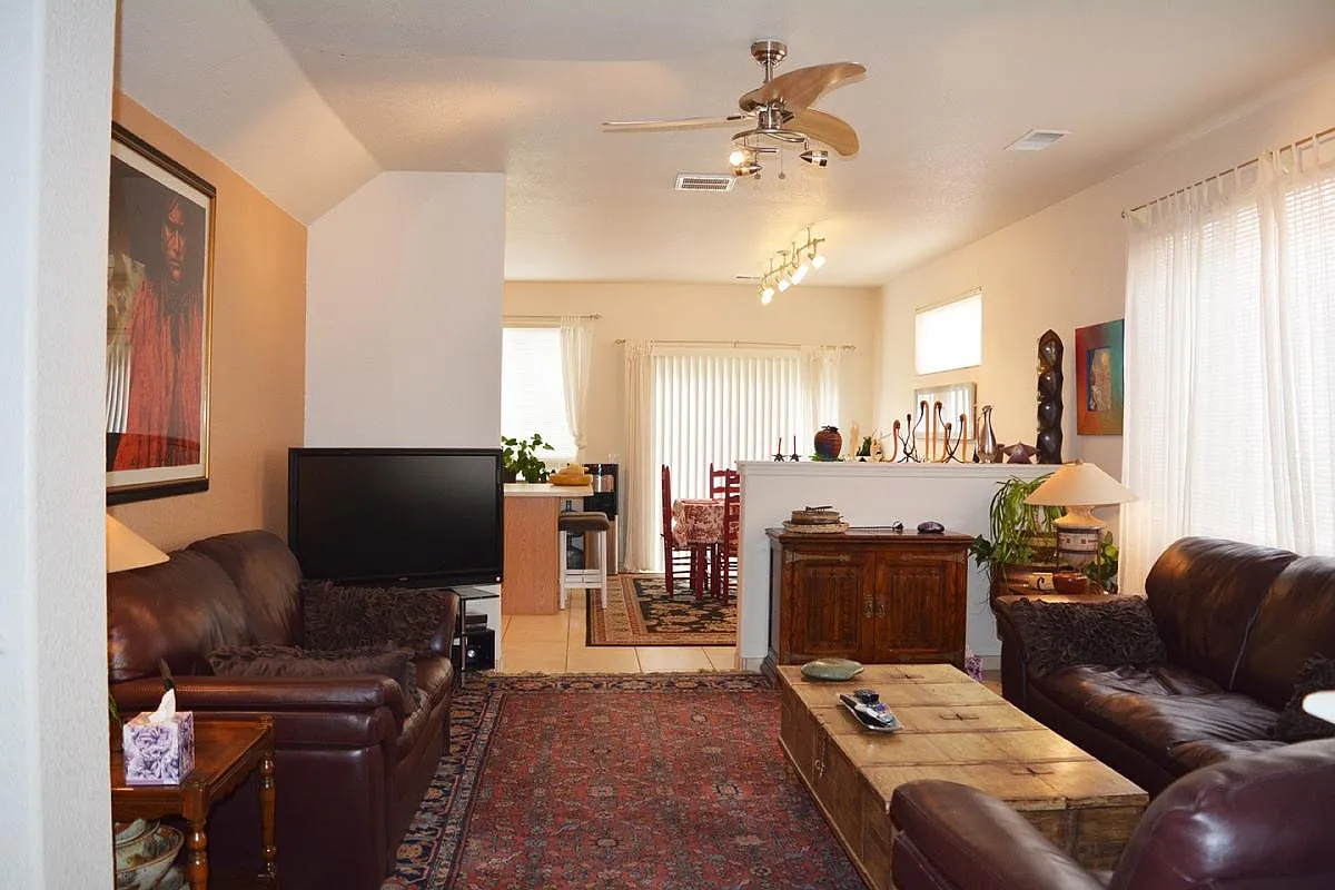 2 bed, 2.5 bath, 1350 sqft, $1,975 — Photo 1