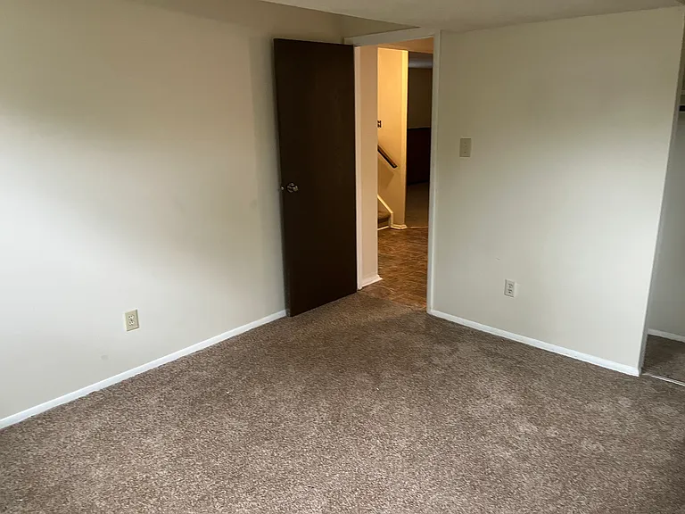 8734 Crestpointe Dr — Photo 21