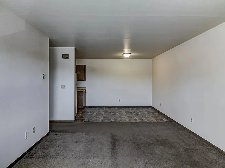 1153 Imperial Cir — Photo 8