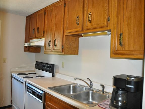 4th image of 120 Mohican Dr