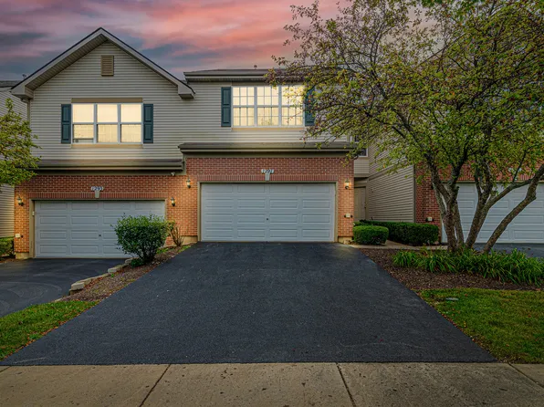 1297 W Black Wolf Rd, Round Lake, IL 60073