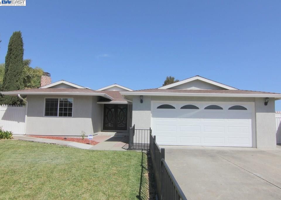 1st image of 4832 Christine Ct