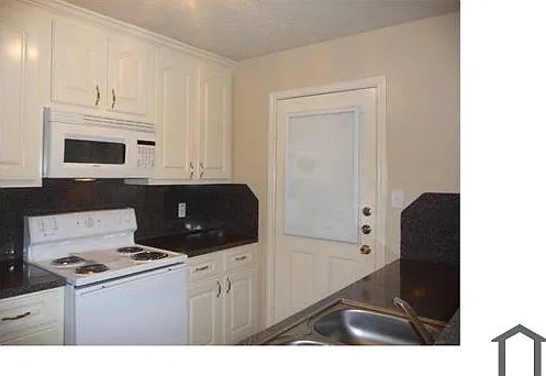 4 bed, 1568 sqft, $2,450 — Photo 2
